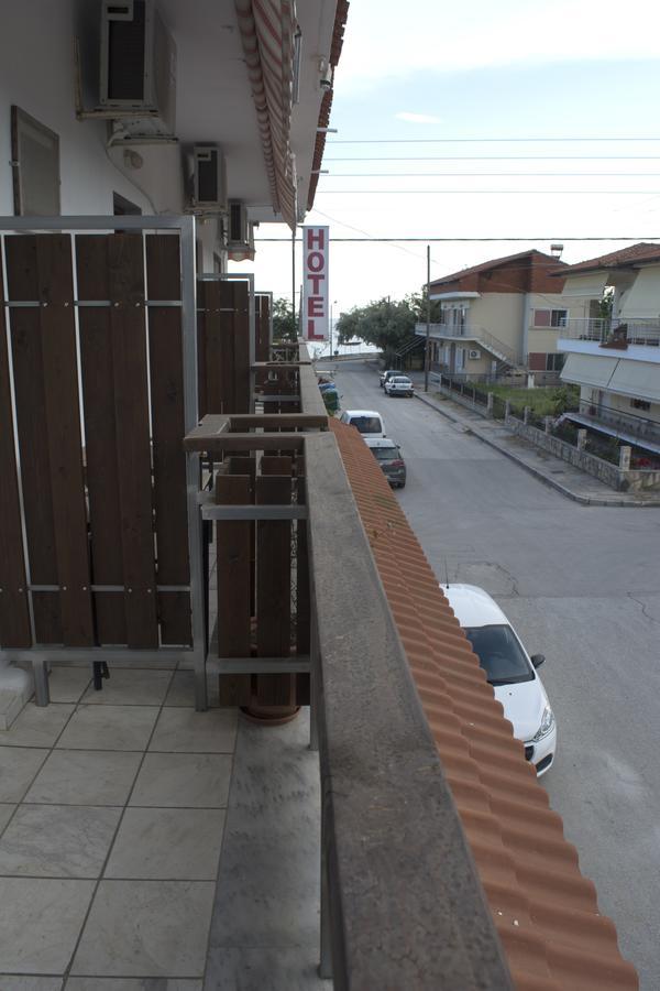 Hotel Paralia Nea Karvali Exterior foto